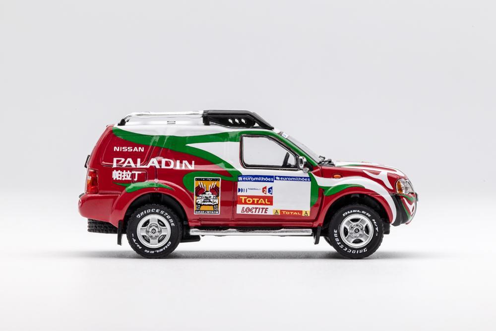1/64 Nissan Palatin-Dakar Painting